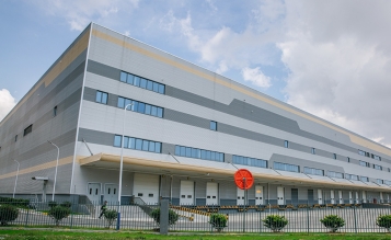 浙江綠地鉑選電子商務有限公司  綠地全球進口商品浙江運營中心（嘉興綜合保稅）項目 EPC總 承包 嘉興綜合保稅區興業路東側、大橋港南側、東巡邏通道西側、區和路北側。